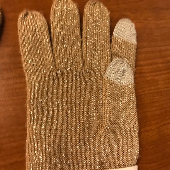 COACH Logo C Tan Beige Shimmer Wool Touch Gloves - Picture 3 of 6